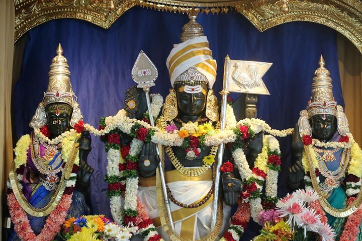 pazhamudhircholai murugan temple